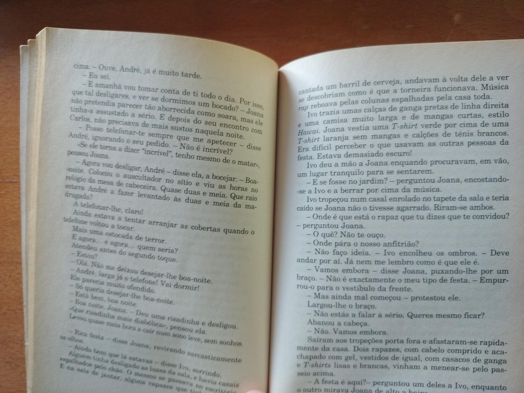 Livro A Baby-Sitter - O Assassino Está a Ver (R.L. Stine)