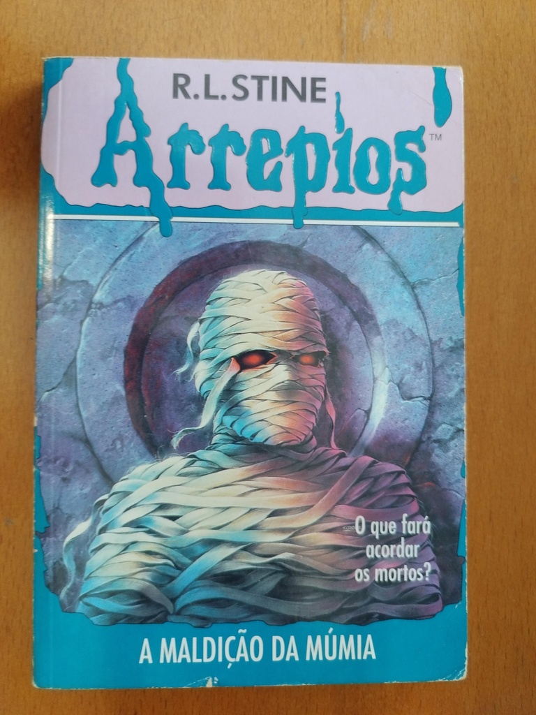 Livro Arrepios - A Maldição da Múmia (R.L. Stine)